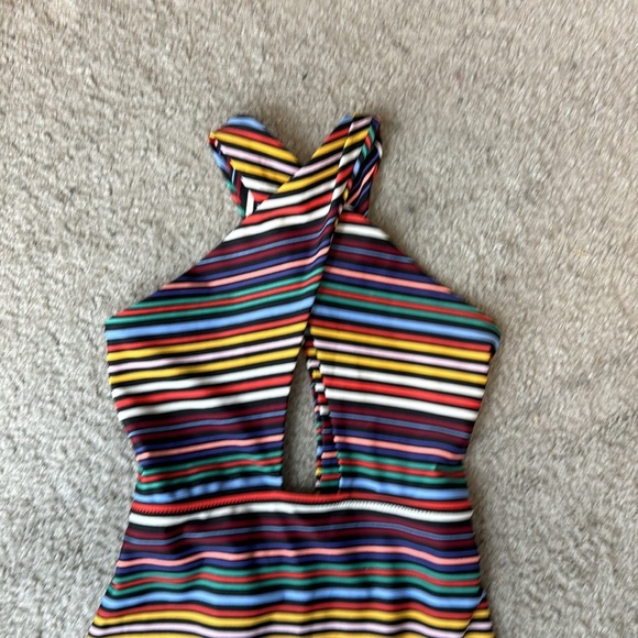Old Navy twisted halter one piece swimsuit  chic striped comfortable - Picture 2 of 9